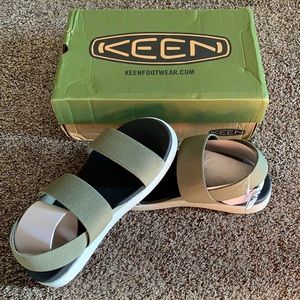 Keen Elle Backstrap Dusty Olive Sandals.